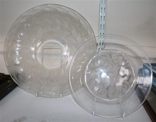 A René Lalique Ormeaux pattern dish, no.3265 and a Marienthal, pattern no. 3241 plate, 23cm